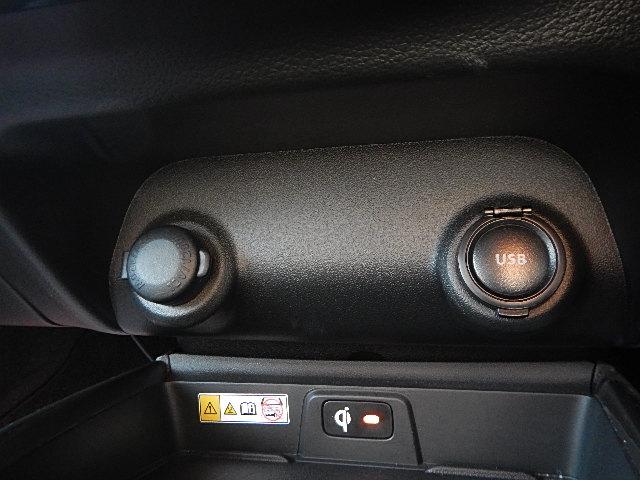 フロンクス １型　４ＷＤ　全方位カメラ　携帯電話置き型充電機能　バックカメラ　オートライト　Ｂｌｕｅｔｏｏｔｈ　純正ナビ　プッシュスタート　シートヒーター　オートエアコン　スズキセーフティーサポート　４ＷＤ　衝突被害軽減システム　　横滑り防止機能（35枚目）