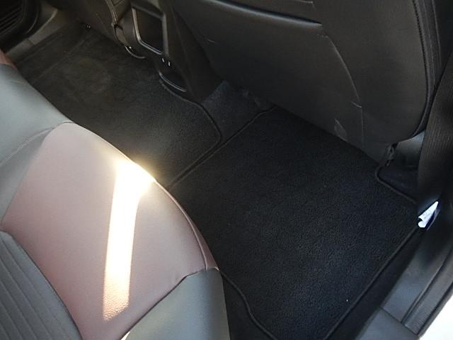 フロンクス １型　４ＷＤ　全方位カメラ　携帯電話置き型充電機能　バックカメラ　オートライト　Ｂｌｕｅｔｏｏｔｈ　純正ナビ　プッシュスタート　シートヒーター　オートエアコン　スズキセーフティーサポート　４ＷＤ　衝突被害軽減システム　　横滑り防止機能（39枚目）