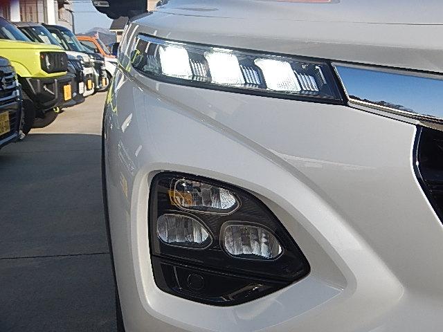 フロンクス １型　４ＷＤ　全方位カメラ　携帯電話置き型充電機能　バックカメラ　オートライト　Ｂｌｕｅｔｏｏｔｈ　純正ナビ　プッシュスタート　シートヒーター　オートエアコン　スズキセーフティーサポート　４ＷＤ　衝突被害軽減システム　　横滑り防止機能（48枚目）