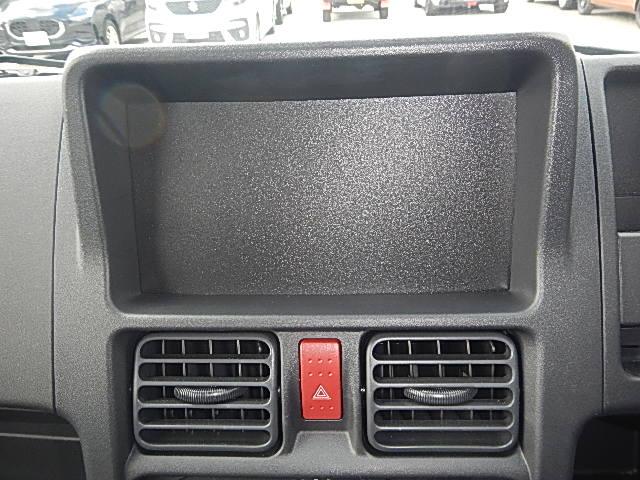 スーパーキャリイ スーパーキャリイ　Ｌ　５型　パートタイム４ＷＤ　５ＭＴシフト　オーディオレス　キーレスキー　パワーウインド　オートライト　スズキセーフティーサポート　４ＷＤ　衝突被害軽減システム（12枚目）