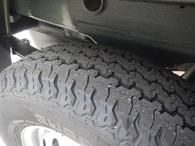 スーパーキャリイ スーパーキャリイ　Ｌ　５型　パートタイム４ＷＤ　５ＭＴシフト　オーディオレス　キーレスキー　パワーウインド　オートライト　スズキセーフティーサポート　４ＷＤ　衝突被害軽減システム（22枚目）