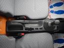 センターコンソールは細かい収納スペースが設置