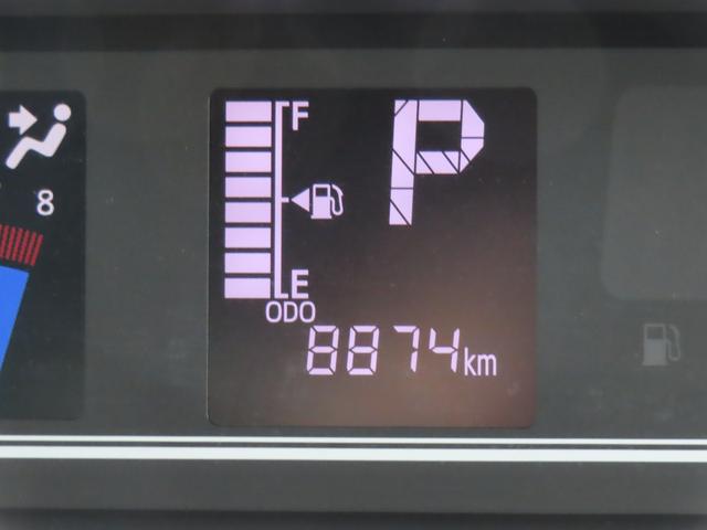 タント カスタムＸ　２ＷＤ　ＣＶＴ　６６０ｃｃ　両側電動スライドドア　衝突被害軽減ブレーキ　横滑り防止装置　ＡＢＳ　アイドリングストップ　プッシュボタンスタート　前席シートヒーター　ベンチシート　シートバックテーブル（16枚目）
