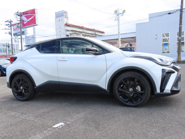 Ｃ－ＨＲ Ｇ　モード　ネロ　セーフティプラス　２ＷＤ　ＣＶＴ　１８００ｃｃ　ナビ　全方位モニター　ＥＴＣ車載器　クルーズコントロール　革巻きステアリング　衝突被害軽減ブレーキ　横滑り防止装置　ＡＢＳ　サイドエアバッグ　プッシュボタンスタート（4枚目）