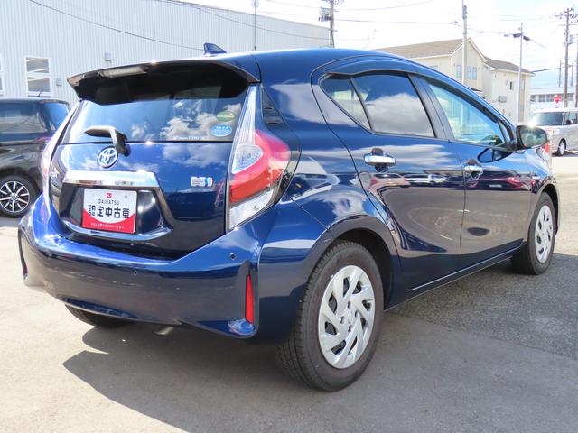 アクア Ｓスタイルブラック　２ＷＤ　ＣＶＴ　ハイブリッド　１５００ｃｃ　ドライブレコーダー　衝突被害軽減ブレーキ　横滑り防止装置　ＡＢＳ　運転席・助手席エアバッグ　ＵＶカットガラス　プッシュボタンスタート（5枚目）