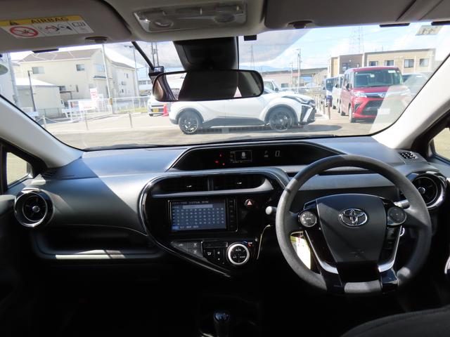 アクア Ｓスタイルブラック　２ＷＤ　ＣＶＴ　ハイブリッド　１５００ｃｃ　ドライブレコーダー　衝突被害軽減ブレーキ　横滑り防止装置　ＡＢＳ　運転席・助手席エアバッグ　ＵＶカットガラス　プッシュボタンスタート（10枚目）