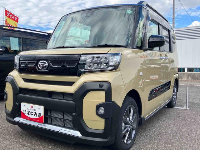 タント ファンクロス　２ＷＤ　ＣＶＴ　６６０ｃｃ　ディスプレイオーディオ　バックモニター　衝突被害軽減ブレーキ　横滑り防止装置　ＡＢＳ　サイドエアバッグ　アイドリングストップ　プッシュボタンスタート　両側電動スライドドア（3枚目）