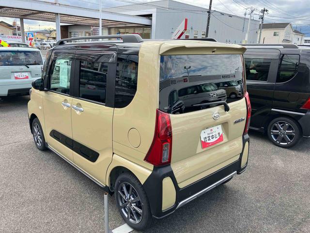 タント ファンクロス　２ＷＤ　ＣＶＴ　６６０ｃｃ　ディスプレイオーディオ　バックモニター　衝突被害軽減ブレーキ　横滑り防止装置　ＡＢＳ　サイドエアバッグ　アイドリングストップ　プッシュボタンスタート　両側電動スライドドア（9枚目）