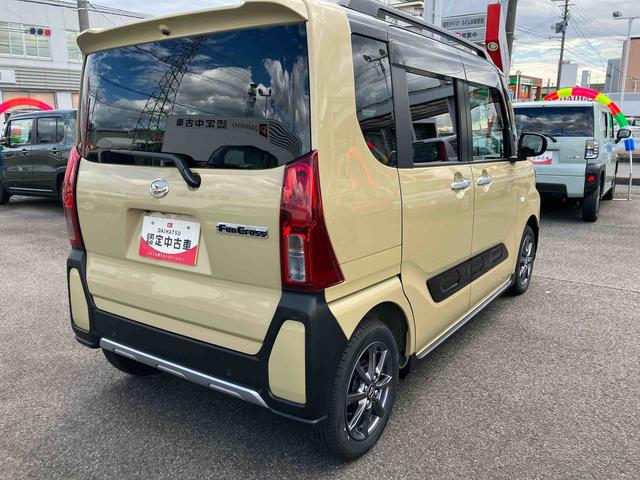 タント ファンクロス　２ＷＤ　ＣＶＴ　６６０ｃｃ　ディスプレイオーディオ　バックモニター　衝突被害軽減ブレーキ　横滑り防止装置　ＡＢＳ　サイドエアバッグ　アイドリングストップ　プッシュボタンスタート　両側電動スライドドア（15枚目）