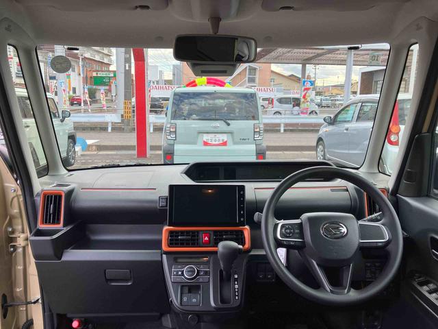 タント ファンクロス　２ＷＤ　ＣＶＴ　６６０ｃｃ　ディスプレイオーディオ　バックモニター　衝突被害軽減ブレーキ　横滑り防止装置　ＡＢＳ　サイドエアバッグ　アイドリングストップ　プッシュボタンスタート　両側電動スライドドア（40枚目）