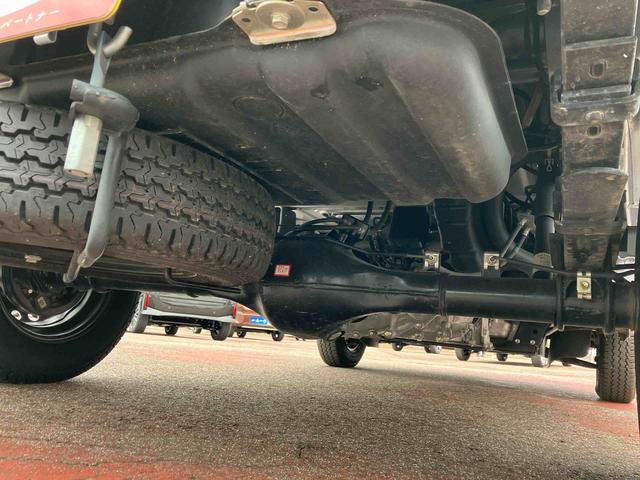 ハイゼットトラック スタンダード　農用スペシャル　４ＷＤ　ＣＶＴ　６６０ｃｃ　衝突被害軽減ブレーキ　横滑り防止装置　ＡＢＳ　運転席・助手席エアバッグ　アイドリングストップ　リヤ４枚リーフスプリング　荷台作業灯　あゆみ板掛テールゲート（14枚目）