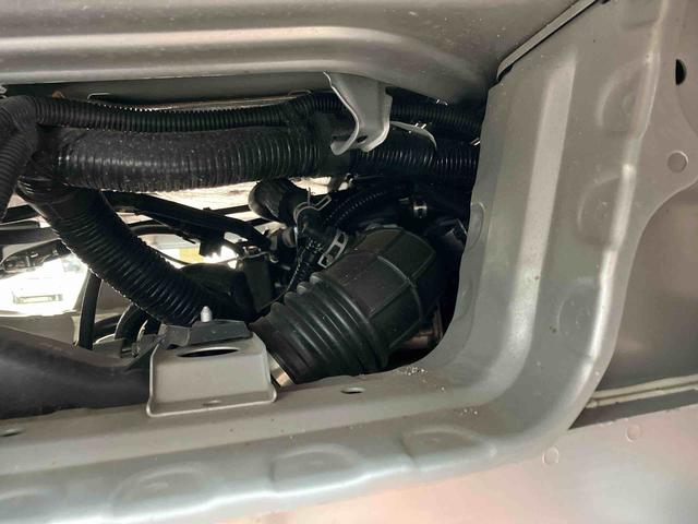 ハイゼットトラック スタンダード　農用スペシャル　４ＷＤ　ＣＶＴ　６６０ｃｃ　衝突被害軽減ブレーキ　横滑り防止装置　ＡＢＳ　運転席・助手席エアバッグ　アイドリングストップ　リヤ４枚リーフスプリング　荷台作業灯　あゆみ板掛テールゲート（23枚目）