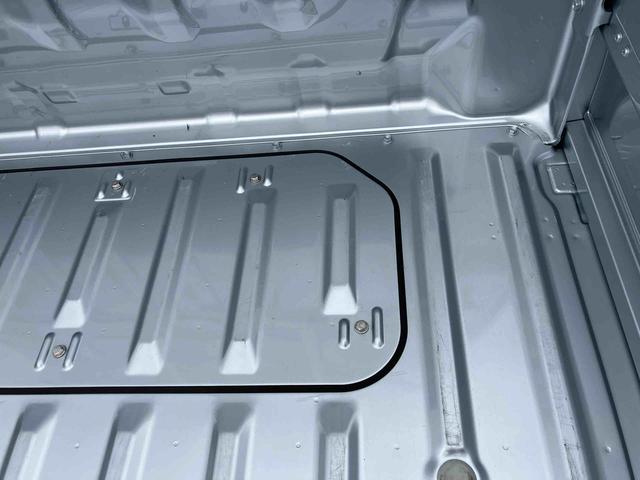 ハイゼットトラック スタンダード　農用スペシャル　４ＷＤ　ＣＶＴ　６６０ｃｃ　衝突被害軽減ブレーキ　横滑り防止装置　ＡＢＳ　運転席・助手席エアバッグ　アイドリングストップ　リヤ４枚リーフスプリング　荷台作業灯　あゆみ板掛テールゲート（51枚目）
