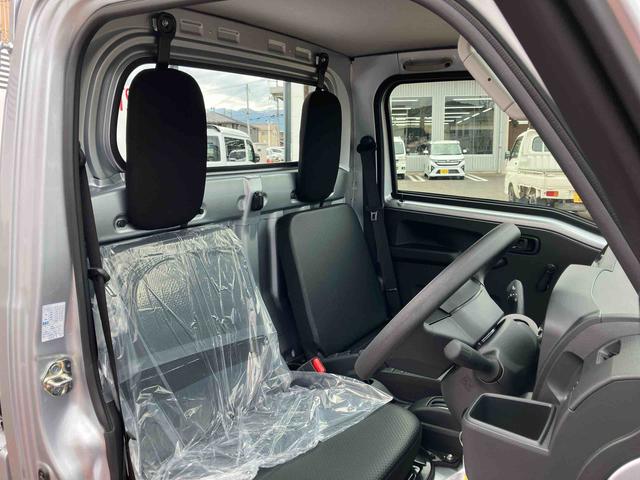 ハイゼットトラック スタンダード　農用スペシャル　４ＷＤ　ＣＶＴ　６６０ｃｃ　衝突被害軽減ブレーキ　横滑り防止装置　ＡＢＳ　運転席・助手席エアバッグ　アイドリングストップ　リヤ４枚リーフスプリング　荷台作業灯　あゆみ板掛テールゲート（72枚目）