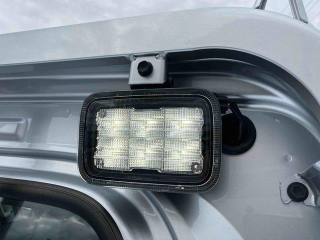 ハイゼットトラック スタンダード　農用スペシャル　４ＷＤ　ＣＶＴ　６６０ｃｃ　衝突被害軽減ブレーキ　横滑り防止装置　ＡＢＳ　運転席・助手席エアバッグ　アイドリングストップ　リヤ４枚リーフスプリング　荷台作業灯　あゆみ板掛テールゲート（77枚目）