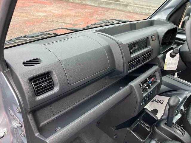 ハイゼットトラック スタンダード　農用スペシャル　４ＷＤ　ＣＶＴ　６６０ｃｃ　衝突被害軽減ブレーキ　横滑り防止装置　ＡＢＳ　運転席・助手席エアバッグ　アイドリングストップ　リヤ４枚リーフスプリング　荷台作業灯　あゆみ板掛テールゲート（79枚目）