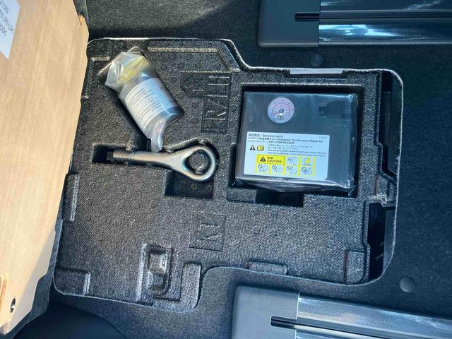 タント カスタムＸ　スマートアシスト搭載　４ＷＤ　ＣＶＴ　６６０ｃｃ　両側電動スライドドア　衝突被害軽減ブレーキ　横滑り防止装置　ＡＢＳ　アイドリングストップ　プッシュボタンスタート　オートエアコン　ベンチシート（13枚目）