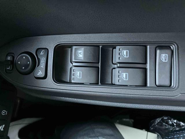 タント カスタムＸ　スマートアシスト搭載　４ＷＤ　ＣＶＴ　６６０ｃｃ　両側電動スライドドア　衝突被害軽減ブレーキ　横滑り防止装置　ＡＢＳ　アイドリングストップ　プッシュボタンスタート　オートエアコン　ベンチシート（35枚目）