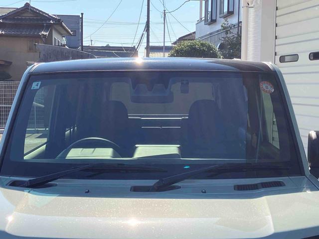 タフト Ｇターボ　ダーククロムベンチャー　２ＷＤ　ＣＶＴ　６６０ｃｃ　ナビ　ドライブレコーダー　全方位モニター　シートヒーター　衝突被害軽減ブレーキ　横滑り防止装置　ＡＢＳ　アイドリングストップ　プッシュボタンスタート　スカイフィールトップ（23枚目）