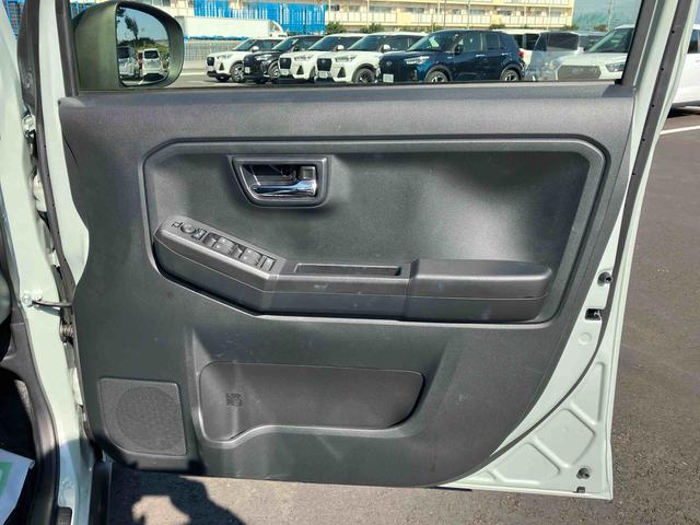 タフト Ｇターボ　ダーククロムベンチャー　２ＷＤ　ＣＶＴ　６６０ｃｃ　ナビ　ドライブレコーダー　全方位モニター　シートヒーター　衝突被害軽減ブレーキ　横滑り防止装置　ＡＢＳ　アイドリングストップ　プッシュボタンスタート　スカイフィールトップ（25枚目）