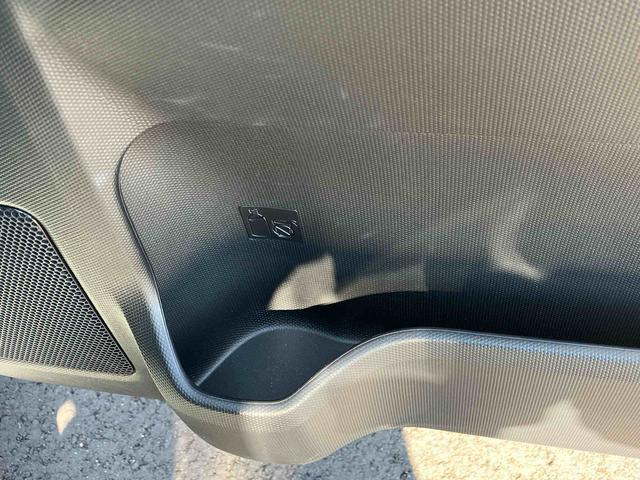 タフト Ｇターボ　ダーククロムベンチャー　２ＷＤ　ＣＶＴ　６６０ｃｃ　ナビ　ドライブレコーダー　全方位モニター　シートヒーター　衝突被害軽減ブレーキ　横滑り防止装置　ＡＢＳ　アイドリングストップ　プッシュボタンスタート　スカイフィールトップ（27枚目）