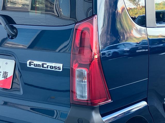 タント ファンクロスターボ 4WD CVT 660cc 両側電動スライドドア 衝突被害軽減ブレーキ 横滑り防止装置 ABS アイドリングストップ プッシュボタンスタート 前席シートヒーター ベンチシート オートエアコン(16枚目)