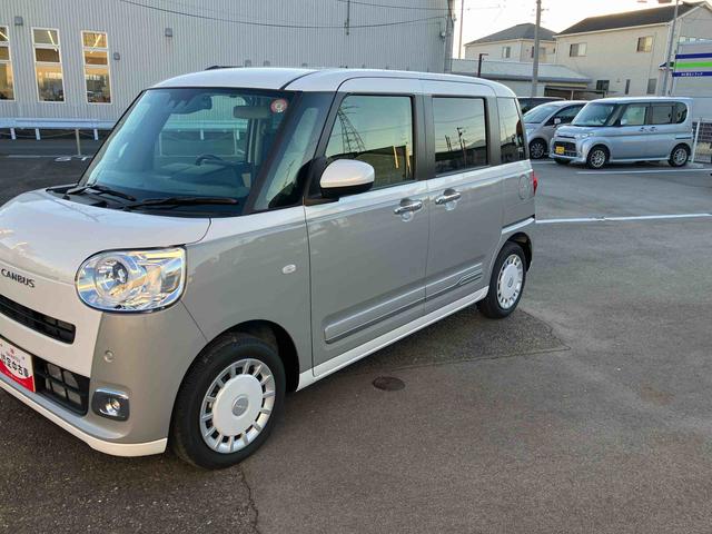 ムーヴキャンバス ストライプスＧ　２ＷＤ　ＣＶＴ　６６０ｃｃ　衝突被害軽減ブレーキ　横滑り防止装置　ＡＢＳ　アイドリングストップ　プッシュボタンスタート　両側電動スライドドア　ディスプレイオーディオ　バックモニター　シートヒーター（9枚目）