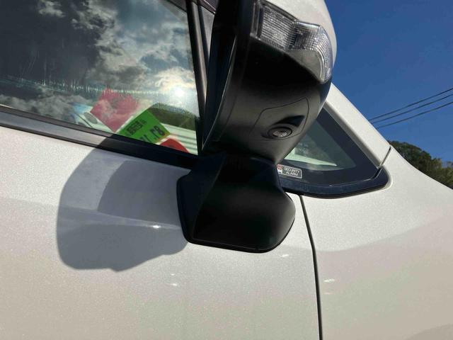 ムーヴ カスタム　ＸリミテッドＩＩ　ＳＡＩＩＩ　２ＷＤ　ＣＶＴ　６６０ｃｃ　ナビ　運転席シートヒーター　衝突被害軽減ブレーキ　横滑り防止装置　ＡＢＳ　運転席・助手席エアバッグ　アイドリングストップ　プッシュボタンスタート　車検整備付（17枚目）