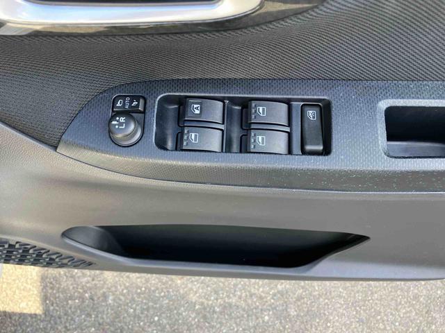 ムーヴ カスタム　ＸリミテッドＩＩ　ＳＡＩＩＩ　２ＷＤ　ＣＶＴ　６６０ｃｃ　ナビ　運転席シートヒーター　衝突被害軽減ブレーキ　横滑り防止装置　ＡＢＳ　運転席・助手席エアバッグ　アイドリングストップ　プッシュボタンスタート　車検整備付（21枚目）