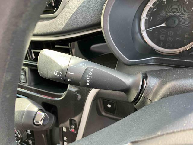 ムーヴ カスタム　ＸリミテッドＩＩ　ＳＡＩＩＩ　２ＷＤ　ＣＶＴ　６６０ｃｃ　ナビ　運転席シートヒーター　衝突被害軽減ブレーキ　横滑り防止装置　ＡＢＳ　運転席・助手席エアバッグ　アイドリングストップ　プッシュボタンスタート　車検整備付（25枚目）