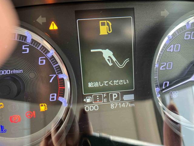 ムーヴ カスタム　ＸリミテッドＩＩ　ＳＡＩＩＩ　２ＷＤ　ＣＶＴ　６６０ｃｃ　ナビ　運転席シートヒーター　衝突被害軽減ブレーキ　横滑り防止装置　ＡＢＳ　運転席・助手席エアバッグ　アイドリングストップ　プッシュボタンスタート　車検整備付（28枚目）