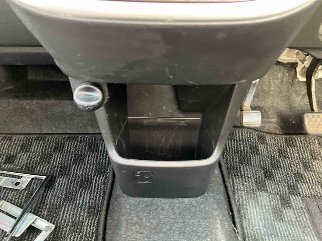 ムーヴ カスタム　ＸリミテッドＩＩ　ＳＡＩＩＩ　２ＷＤ　ＣＶＴ　６６０ｃｃ　ナビ　運転席シートヒーター　衝突被害軽減ブレーキ　横滑り防止装置　ＡＢＳ　運転席・助手席エアバッグ　アイドリングストップ　プッシュボタンスタート　車検整備付（33枚目）