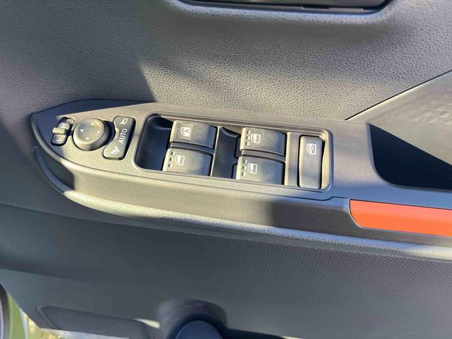 タント ファンクロス 2WD CVT 660cc 両側電動スライドドア ディスプレイオーディオ 前席シートヒーター 衝突被害軽減ブレーキ 横滑り防止装置 ABS アイドリングストップ プッシュボタンスタート(13枚目)