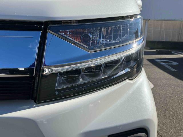 ムーヴ カスタム　Ｘリミテッド　ＳＡＩＩＩ　２ＷＤ　ＣＶＴ　６６０ｃｃ　ナビ　ドライブレコーダー　ＥＴＣ車載器　衝突被害軽減ブレーキ　横滑り防止装置　ＡＢＳ　アイドリングストップ　プッシュボタンスタート　運転席シートヒーター　ワンオーナー車（13枚目）