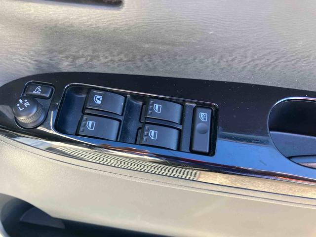 タント カスタムＲＳ　トップエディションＳＡ　ターボ　車検整備付　２ＷＤ　ＣＶＴ　６６０ｃｃ　ターボ　スマートアシスト１　衝突被害軽減ブレーキ　横滑り防止装置　ＡＢＳ　アイドリングストップ　プッシュボタンスタート　両側電動スライドドア　車検整備付　ワンオーナー車（19枚目）