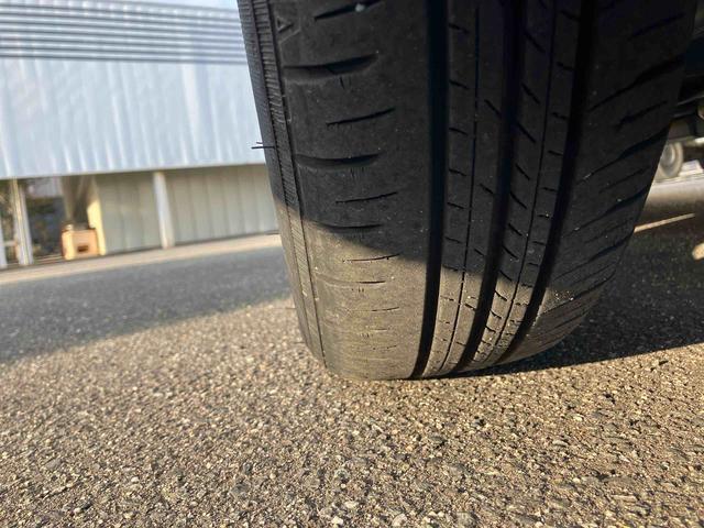 ��p�̃G���W���N���[�i�[�őS�̂ɕ���������𕂂����܂��B�{���l�b�g���Ȃǂ̉���𒆐S�Ƀu���V�������s���A��򂵃G�A�u���[�Ŏd�グ�Ă���܂��B