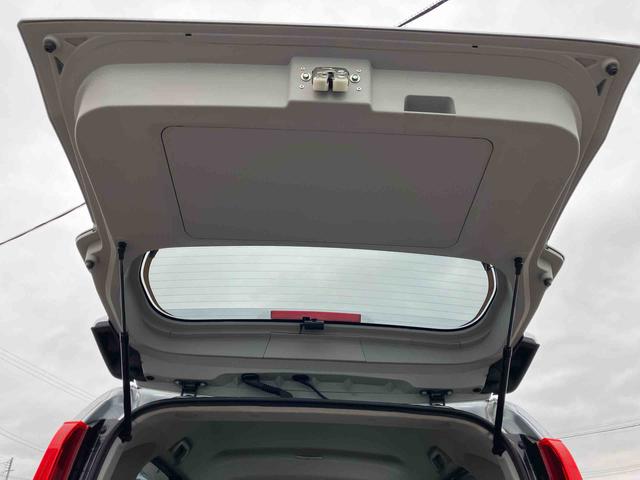 ���q�l�ɋC�����ǂ�����Ă���������悤�A�H����g�킸���O���镔�i�͑S�Ď��O�����|���Ă���܂��B�V�[�g���̏ꍇ�́A�V�[�g�𓮂��������܂Ő��|���s���Ă���܂��B