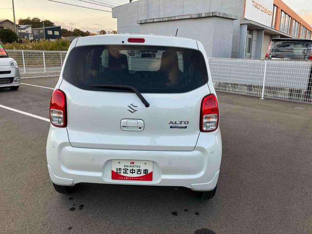 アルト ハイブリッドＸ　２ＷＤ　ＣＶＴ　６６０ｃｃ　全方位モニター付ディスプレイオーディオ装着車　デュアルカメラブレーキサポート　衝突被害軽減ブレーキ　ＡＢＳ　サイドエアバッグ　アイドリングストップ　プッシュボタンスタート（6枚目）