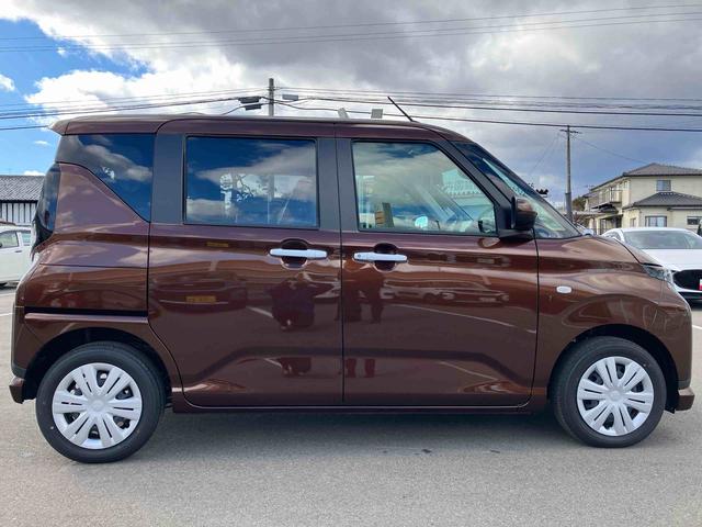 ムーヴ Ｘ　２ＷＤ　ＣＶＴ　６６０ｃｃ　両側スライドドア　衝突被害軽減ブレーキ　横滑り防止装置　ＡＢＳ　アイドリングストップ　プッシュボタンスタート　ディスプレイオーディオ　ＵＳＢ入力端子（8枚目）