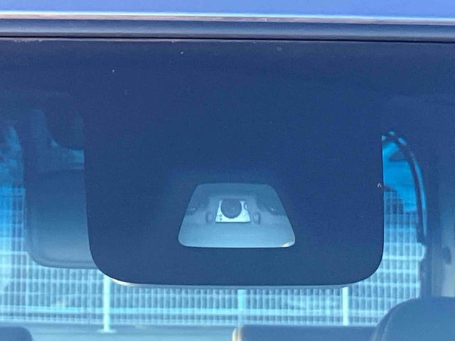 タント カスタムＸ　トップエディションＳＡＩＩ　２ＷＤ　ＣＶＴ　６６０ｃｃ　ナビ　後席モニター　ステアリングスイッチ　衝突被害軽減ブレーキ　横滑り防止装置　ＡＢＳ　アイドリングストップ　プッシュボタンスタート　両側スライドドア　ベンチシート（28枚目）