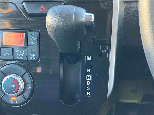 タント カスタムＸ　トップエディションＳＡＩＩ　２ＷＤ　ＣＶＴ　６６０ｃｃ　ナビ　後席モニター　ステアリングスイッチ　衝突被害軽減ブレーキ　横滑り防止装置　ＡＢＳ　アイドリングストップ　プッシュボタンスタート　両側スライドドア　ベンチシート（40枚目）