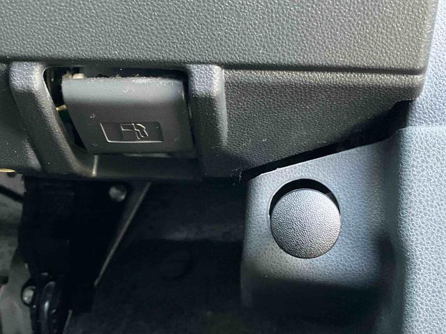 タント カスタムＸ　トップエディションＳＡＩＩ　２ＷＤ　ＣＶＴ　６６０ｃｃ　ナビ　後席モニター　ステアリングスイッチ　衝突被害軽減ブレーキ　横滑り防止装置　ＡＢＳ　アイドリングストップ　プッシュボタンスタート　両側スライドドア　ベンチシート（51枚目）