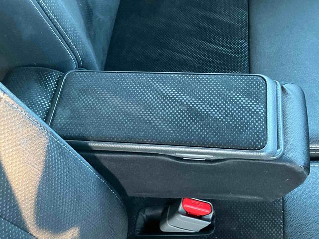 タント カスタムＸ　トップエディションＳＡＩＩ　２ＷＤ　ＣＶＴ　６６０ｃｃ　ナビ　後席モニター　ステアリングスイッチ　衝突被害軽減ブレーキ　横滑り防止装置　ＡＢＳ　アイドリングストップ　プッシュボタンスタート　両側スライドドア　ベンチシート（52枚目）