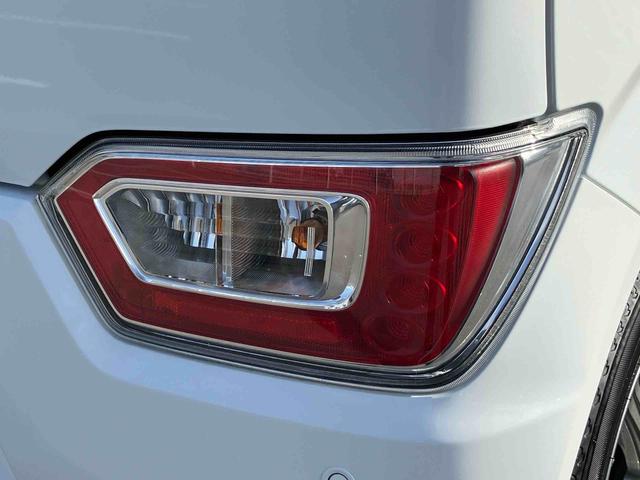 ワゴンＲ ＦＸ　２ＷＤ　フロアシフト５速マニュアル　６６０ｃｃ　デュアルカメラブレーキサポート　ＡＢＳ　運転席・助手席エアバッグ　プッシュボタンスタート　運転席シートヒーター　社外アルミ（24枚目）