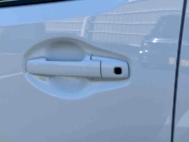 ワゴンＲ ＦＸ　２ＷＤ　フロアシフト５速マニュアル　６６０ｃｃ　デュアルカメラブレーキサポート　ＡＢＳ　運転席・助手席エアバッグ　プッシュボタンスタート　運転席シートヒーター　社外アルミ（27枚目）