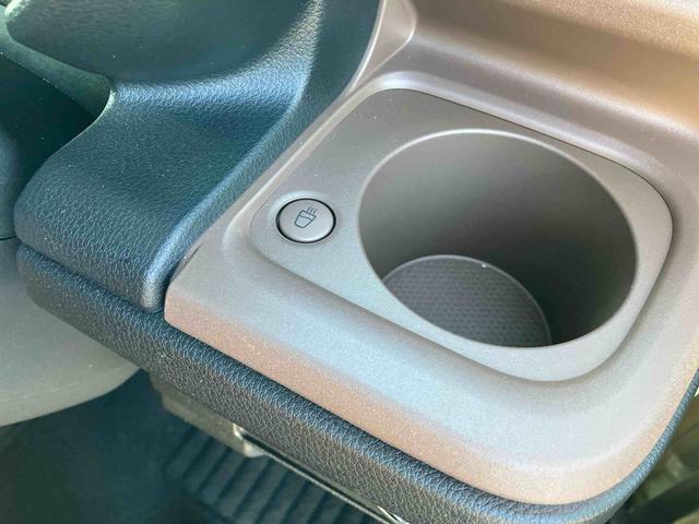 ムーヴキャンバス セオリーＧ　２ＷＤ　ＣＶＴ　６６０ｃｃ　両側電動スライドドア　ナビ　全方位モニター　前席シートヒーター　衝突被害軽減ブレーキ　横滑り防止装置　ＡＢＳ　アイドリングストップ　プッシュボタンスタート（30枚目）