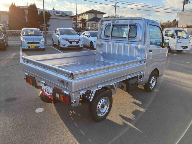 ハイゼットトラック スタンダード　４ＷＤ　ＣＶＴ　６６０ｃｃ　衝突被害軽減ブレーキ　横滑り防止装置　ＡＢＳ　エアバッグ　アイドリングストップ　マニュアルエアコン　パワーステアリング（6枚目）