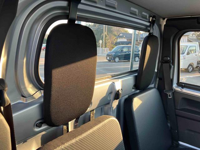 ハイゼットトラック スタンダード　４ＷＤ　ＣＶＴ　６６０ｃｃ　衝突被害軽減ブレーキ　横滑り防止装置　ＡＢＳ　エアバッグ　アイドリングストップ　マニュアルエアコン　パワーステアリング（13枚目）