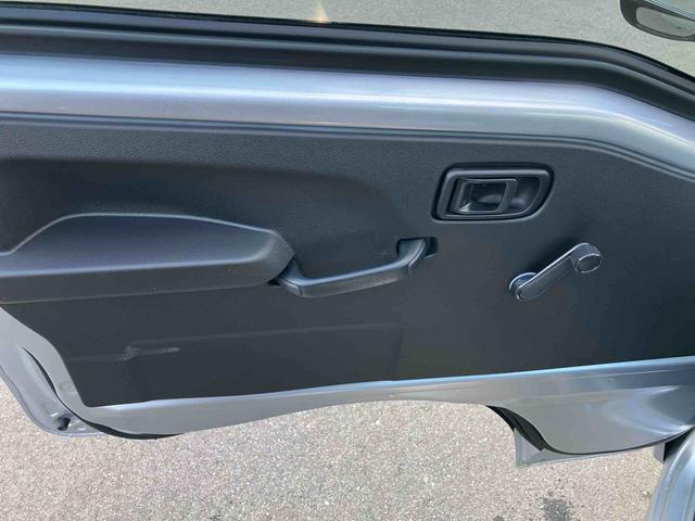 ハイゼットトラック スタンダード　４ＷＤ　ＣＶＴ　６６０ｃｃ　衝突被害軽減ブレーキ　横滑り防止装置　ＡＢＳ　エアバッグ　アイドリングストップ　マニュアルエアコン　パワーステアリング（30枚目）