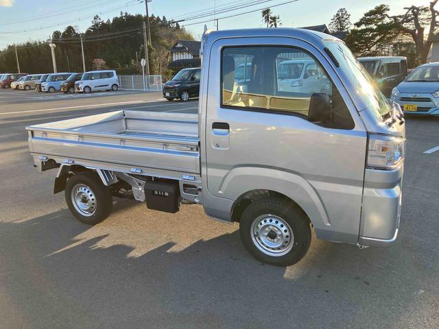 ハイゼットトラック スタンダード　４ＷＤ　ＣＶＴ　６６０ｃｃ　衝突被害軽減ブレーキ　横滑り防止装置　ＡＢＳ　エアバッグ　アイドリングストップ　マニュアルエアコン　パワーステアリング（43枚目）